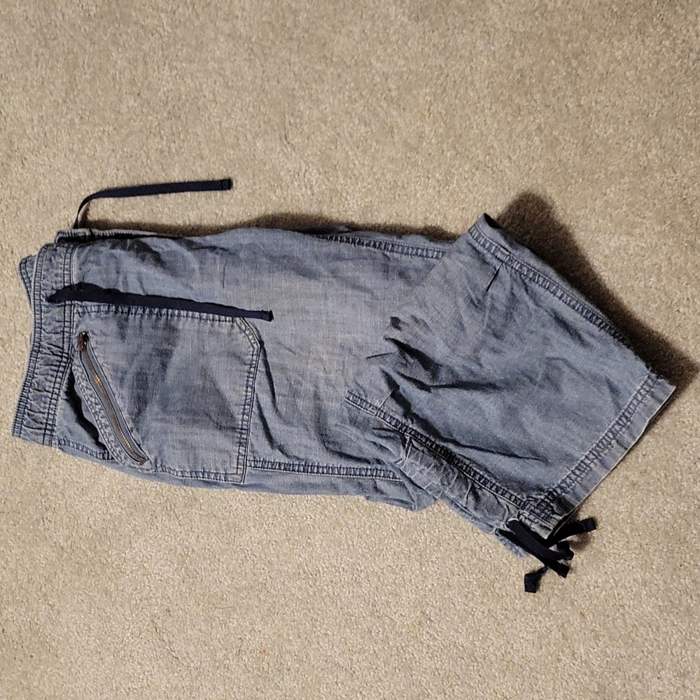 Gap surplus capris